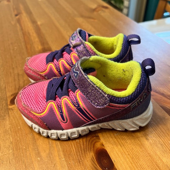 Bundle & save 6T Fila Runners - Picture 2 of 5